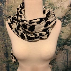 H&M Scarf - White Leopard Print